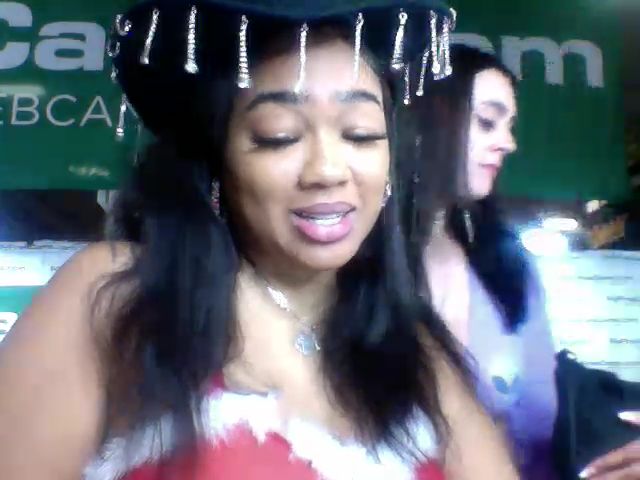 Live sex webcam photo for HoneyBusty69 #271542337