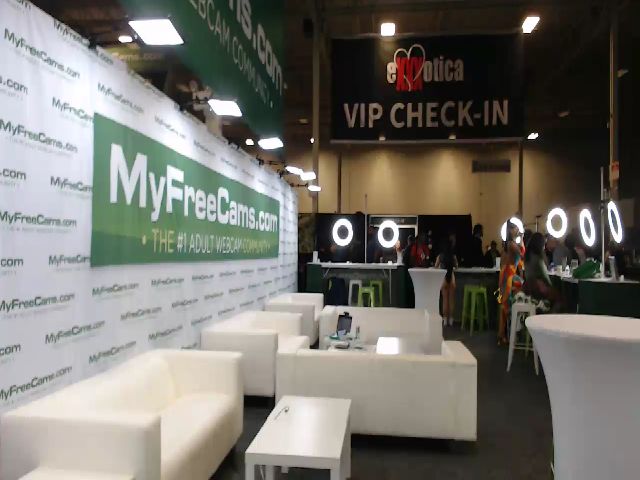 Live sex webcam photo for RubySinclaire #271530734