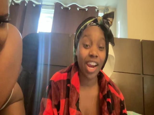 Live sex webcam photo for Tastytatas #271541337