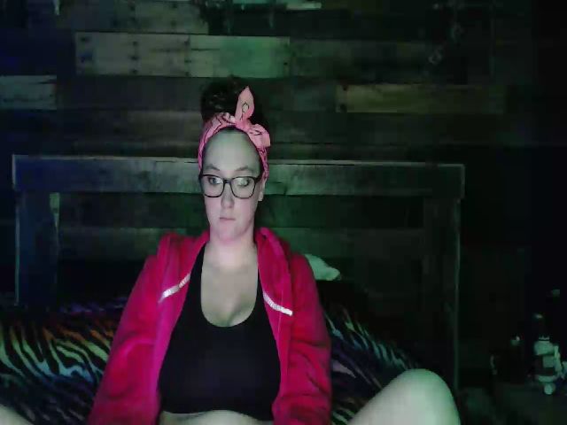 Live sex webcam photo for TrueHalo #271530372