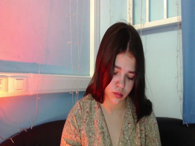 Live sex webcam photo for Emma_One1 #271530402