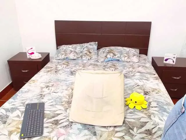 Live sex webcam photo for jocelynmillss #271529546