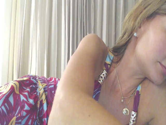 Live sex webcam photo for OhSoPrecious #271542843