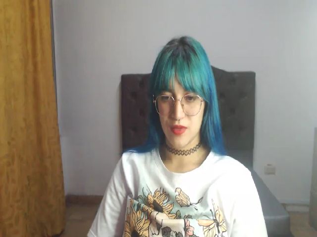 Live sex webcam photo for Carolinforbes #271530362