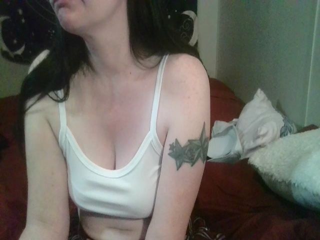 Live sex webcam photo for HarleyStar82 #271542093