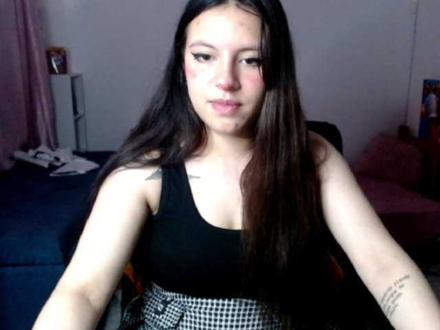 Live sex webcam photo for lorelunna #271540469