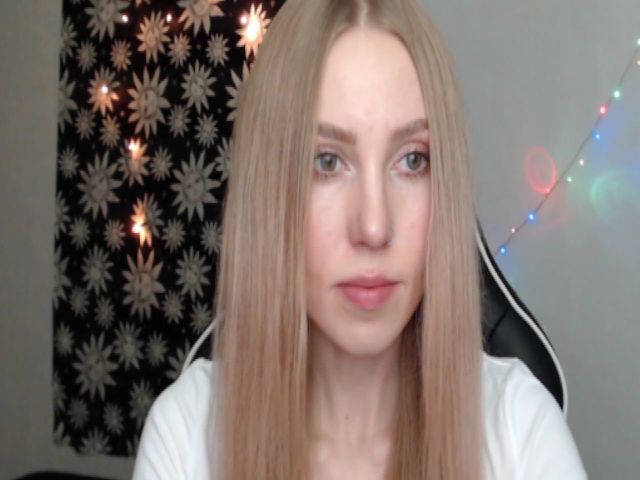 Live sex webcam photo for MagicElfie #271538008