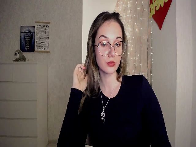 Live sex webcam photo for NewMellow #271541892