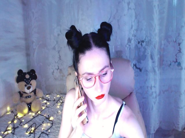 Live sex webcam photo for FrauleinMeow_ #271531653