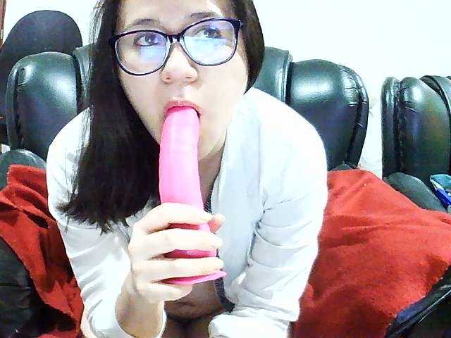 Live sex webcam photo for SexyAngelina #271529884