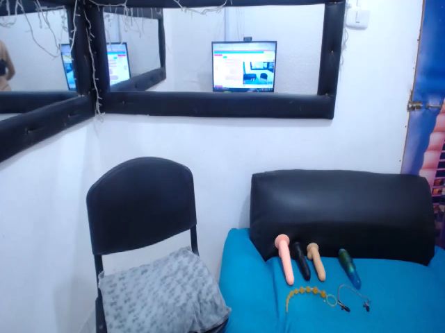 Live sex webcam photo for Kimpao1 #271531608