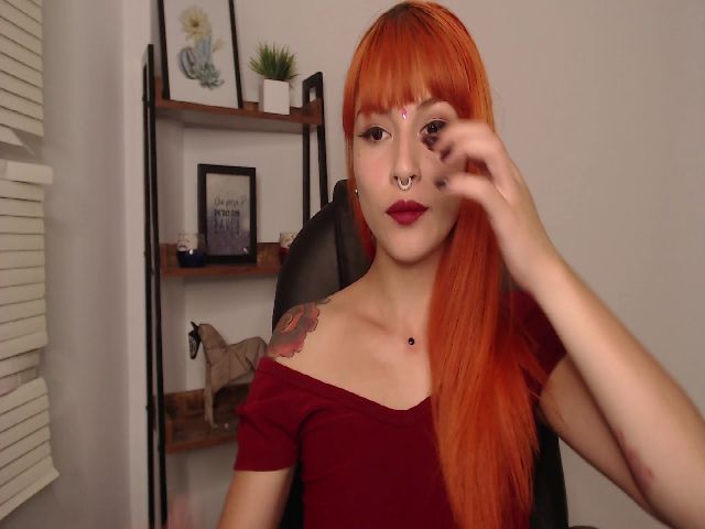 Live sex webcam photo for Emiily__ #271534909