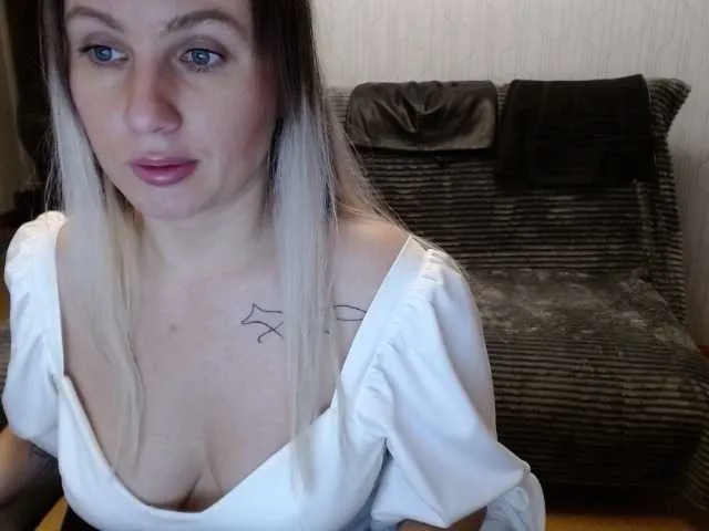 Live sex webcam photo for alisa137 #271539279