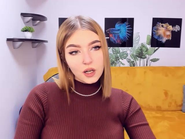 Live sex webcam photo for ViolaRose #271538137