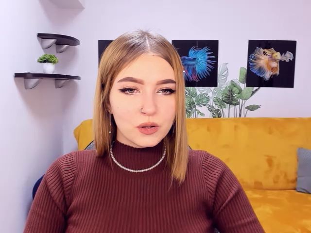 Live sex webcam photo for ViolaRose #271538766