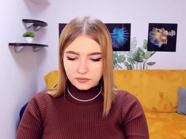 Live sex webcam photo for ViolaRose #271540988