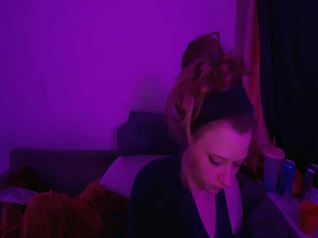 Live sex webcam photo for KissedPixie #271534339