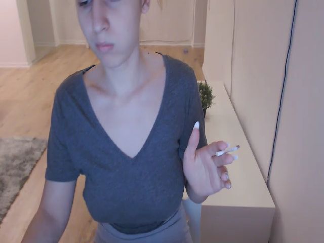 Live sex webcam photo for Sexy_kira00 #271542632