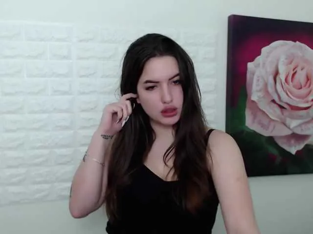 Live sex webcam photo for EmmaDD #271535993