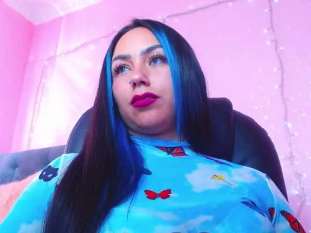 Live sex webcam photo for emily-princes #271540046