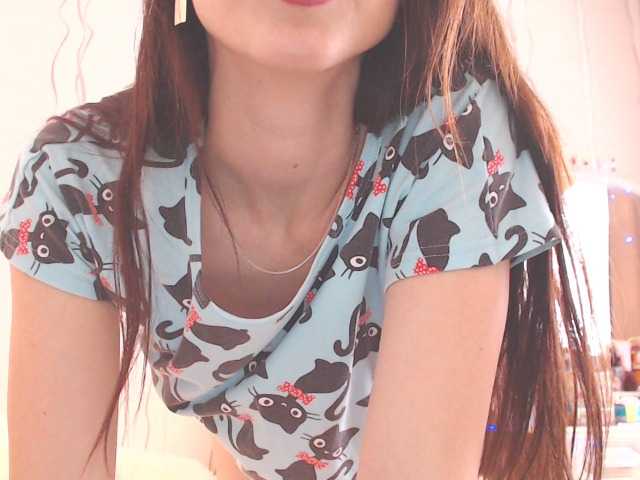 Live sex webcam photo for SexyQueen333 #271546864