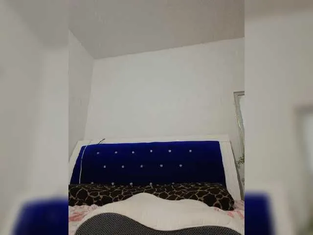 Live sex webcam photo for YourGirl9 #271547559