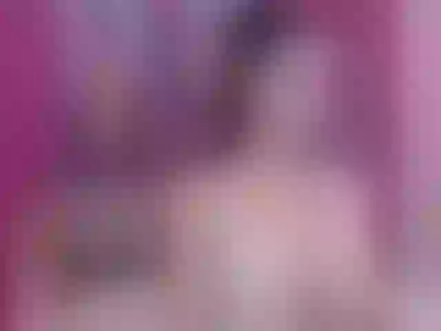 Live sex webcam photo for BustyxxHelen #271547275
