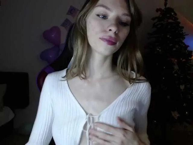 Live sex webcam photo for Emerald20 #271552456