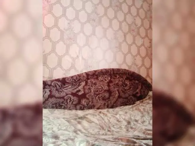 Live sex webcam photo for REPTILIAY #271550096
