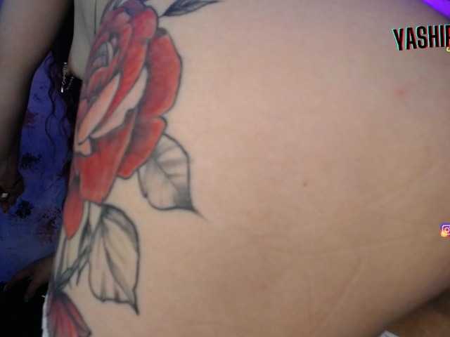 Live sex webcam photo for lucy-hot1 #271552815