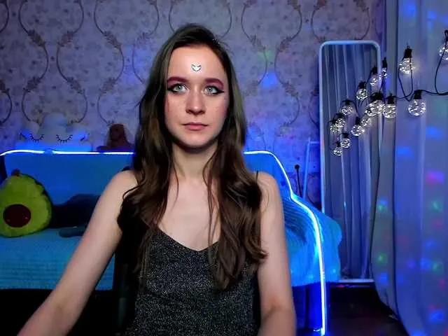 Live sex webcam photo for KiraLiLime #287990225