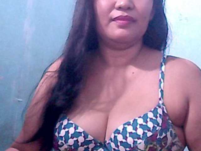 Live sex webcam photo for wildmom4u #271547382