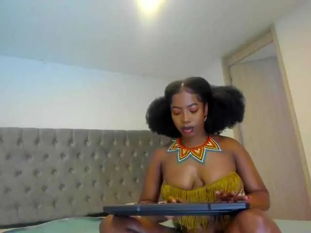 Live sex webcam photo for Afro-goddess #271552927