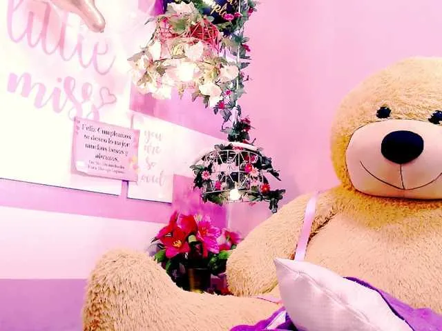 Live sex webcam photo for GlendaHolt #271553373