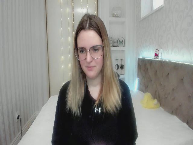 Live sex webcam photo for Ella_Hudson #271547990