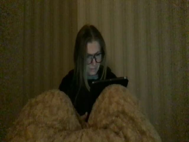 Live sex webcam photo for A_Girlie #271550721