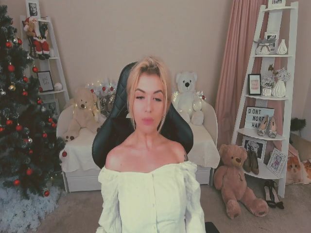 Live sex webcam photo for ArielAniston #271550700