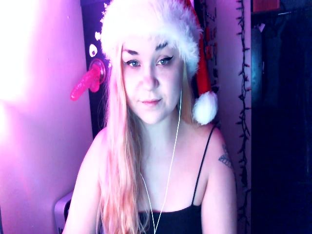 Live sex webcam photo for LilyWhite710 #271548493