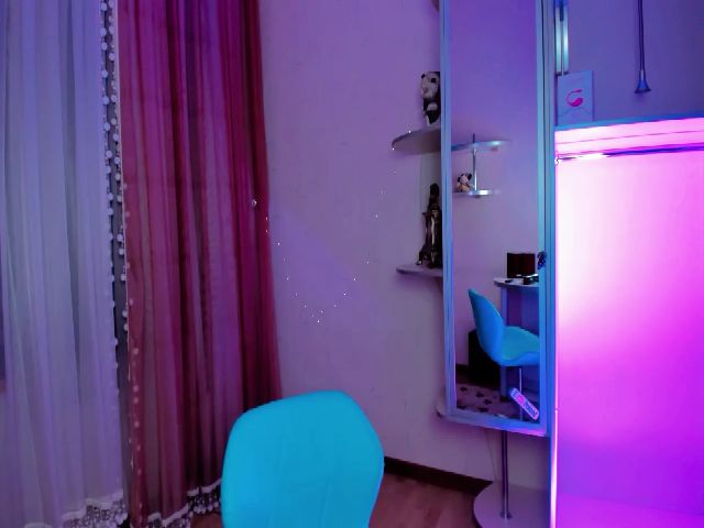 Live sex webcam photo for ScarletAmber #271545637