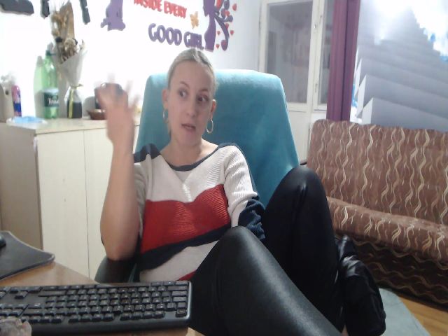 Live sex webcam photo for LiaMelanyy #271544690