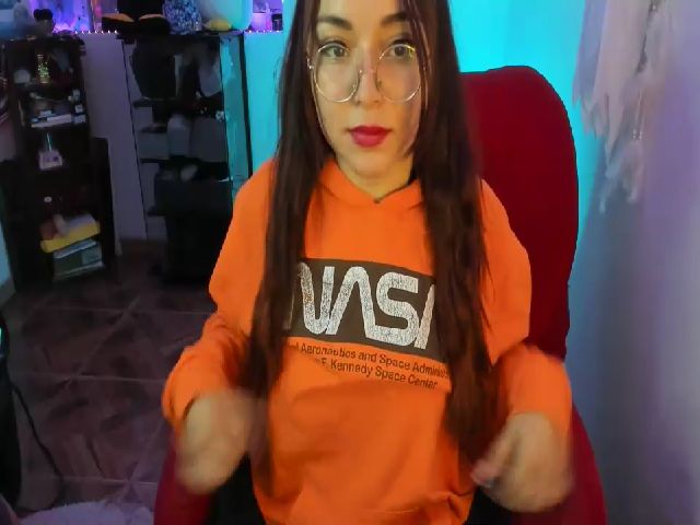 Live sex webcam photo for Evee_moonz #271544783