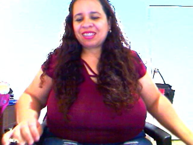 Live sex webcam photo for LatinaBigAss4 #271554847