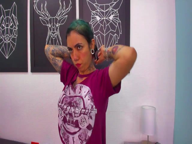 Live sex webcam photo for VioletaRoux #271546194