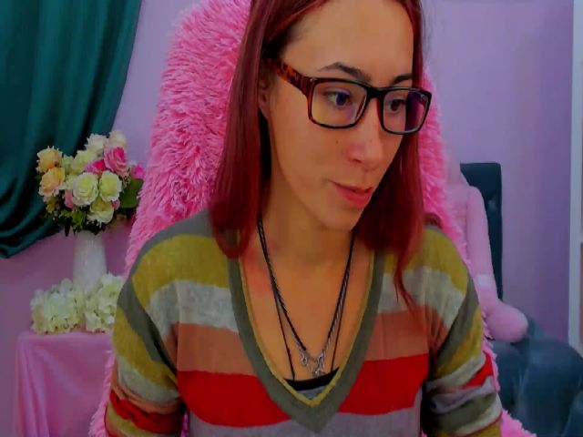 Live sex webcam photo for amyjune01 #271550266