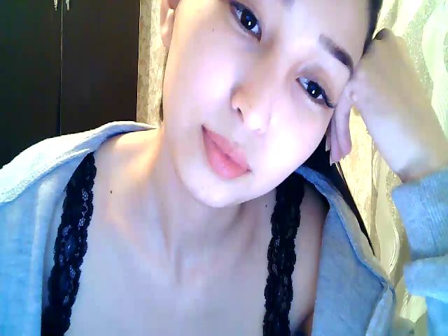 Live sex webcam photo for MissMolly____ #271544905