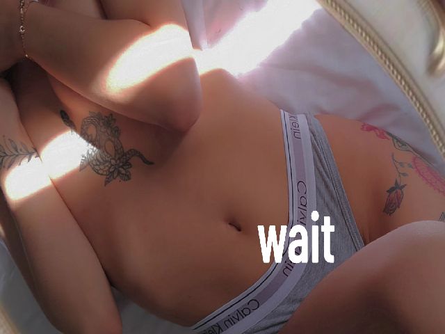 Live sex webcam photo for Candy99Love #271544127