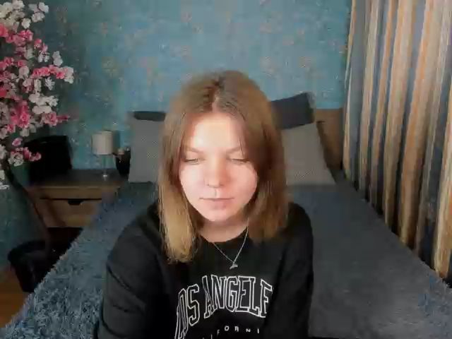 Live sex webcam photo for LiliaMorris #271550810