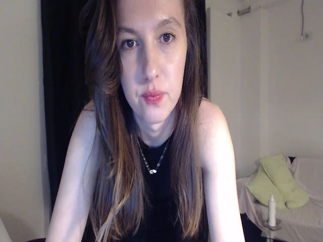 Live sex webcam photo for StunningAlice #271552704