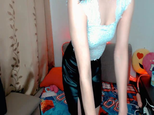 Live sex webcam photo for RosaLise #271548749