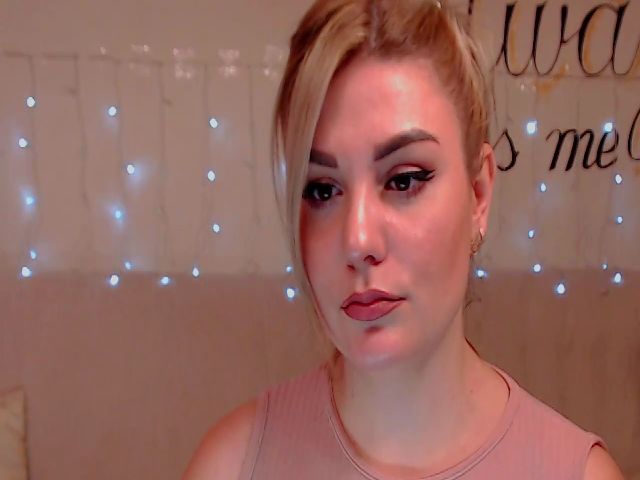 Live sex webcam photo for Mya_Diamond_ #271555152